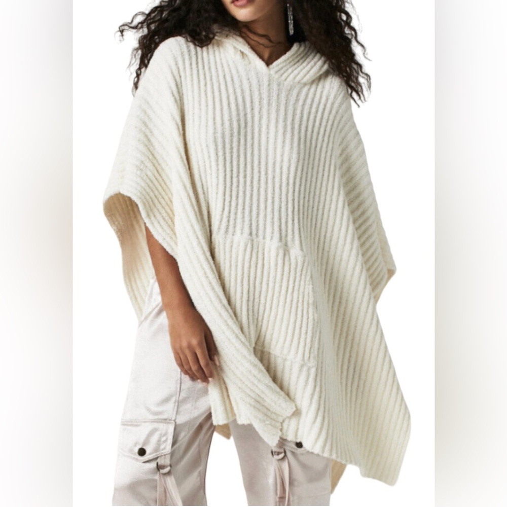 Free People Bestie Blanket Hooded
Poncho NWT